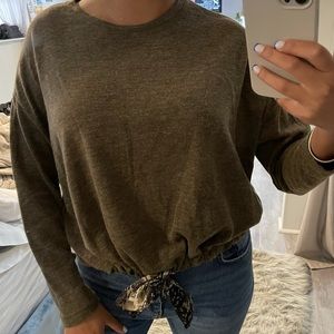Zara Lightweight Sweatshirt- M